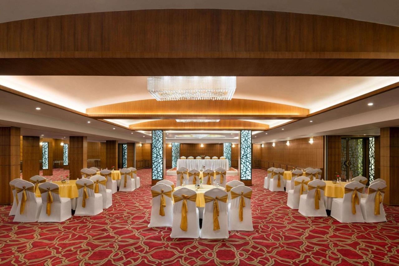 Ramada By Wyndham Varanasi Katesar Chandauli Buitenkant foto