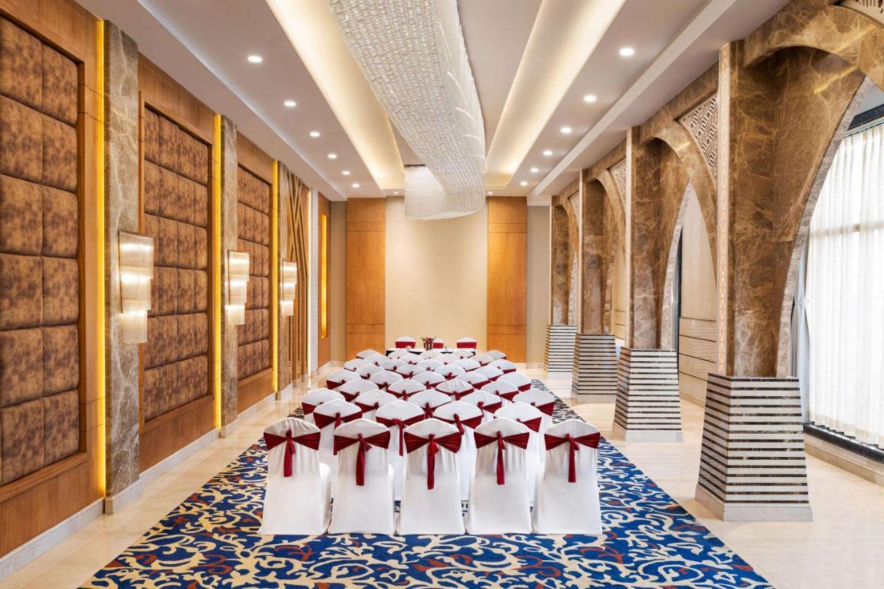 Ramada By Wyndham Varanasi Katesar Chandauli Buitenkant foto