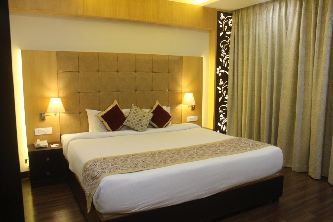 Ramada By Wyndham Varanasi Katesar Chandauli Buitenkant foto