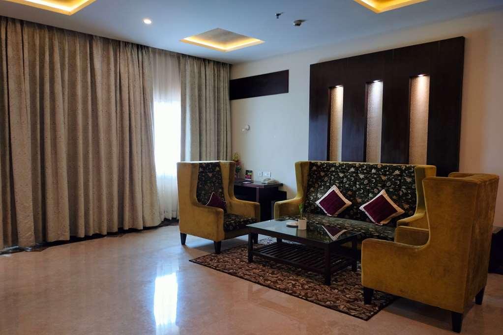 Ramada By Wyndham Varanasi Katesar Chandauli Kamer foto