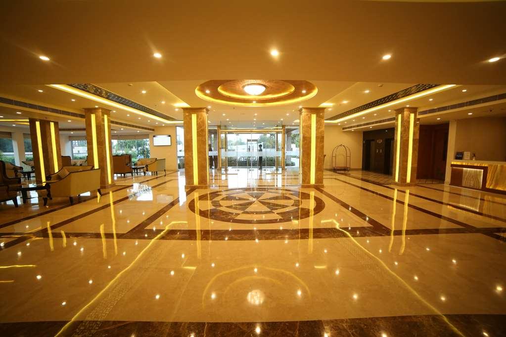 Ramada By Wyndham Varanasi Katesar Chandauli Interieur foto